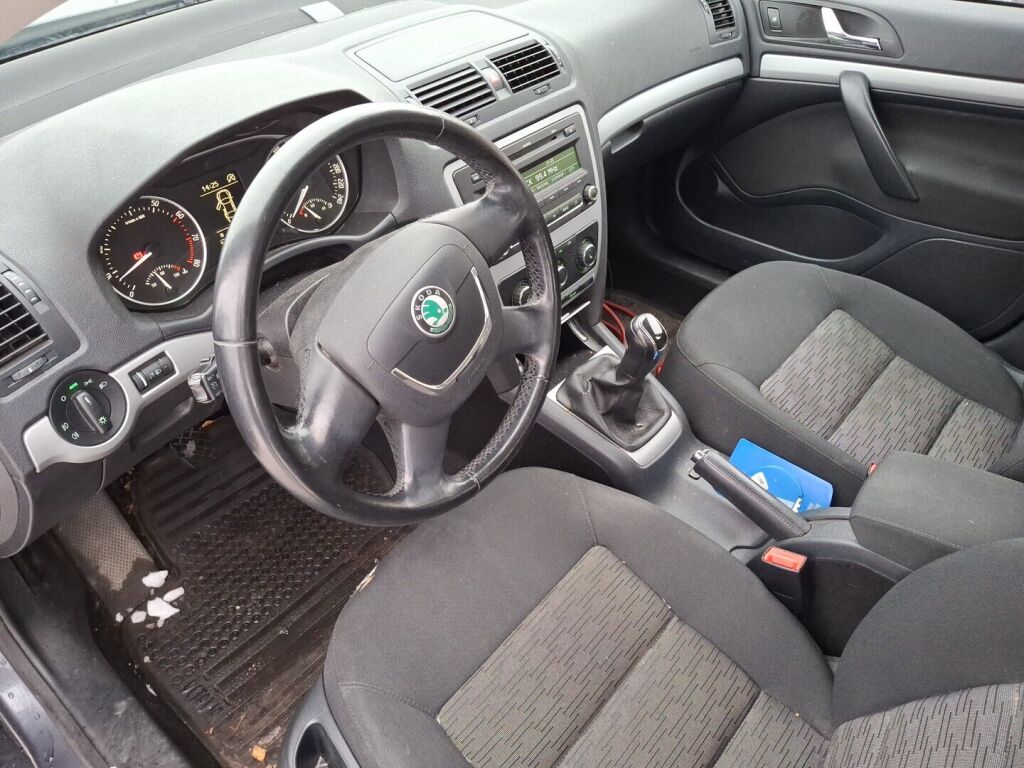 Skoda Octavia 2012 Harmaa