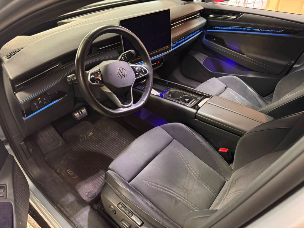 Volkswagen ID.7 2024 Harmaa