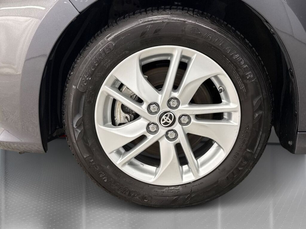 Toyota Yaris 2024 Harmaa