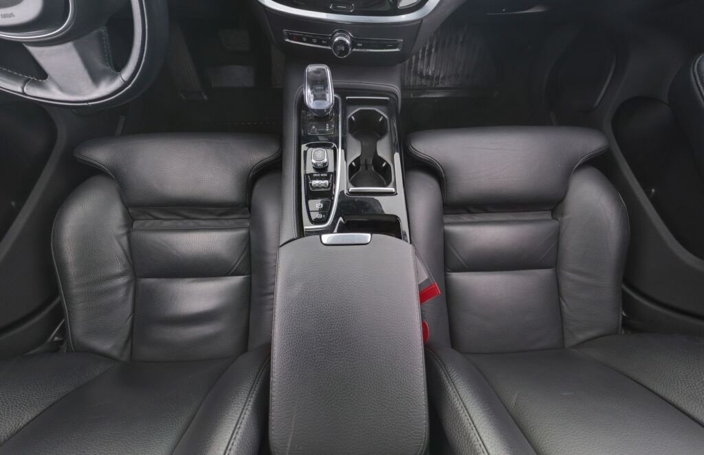 Volvo V60 2021 Harmaa