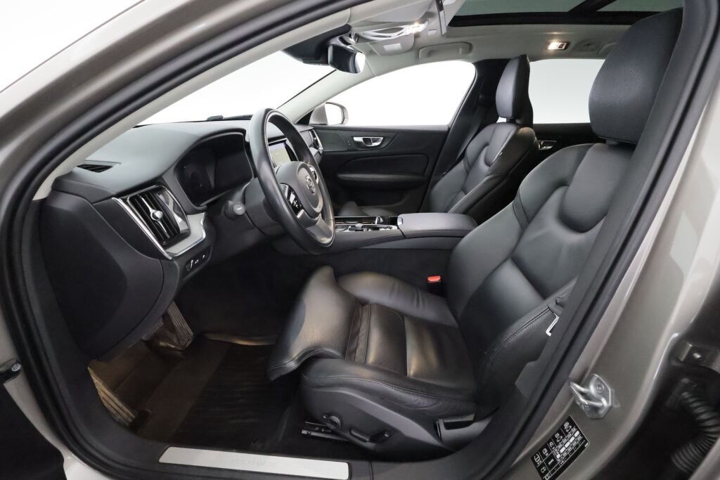 Volvo V60 2021 Harmaa