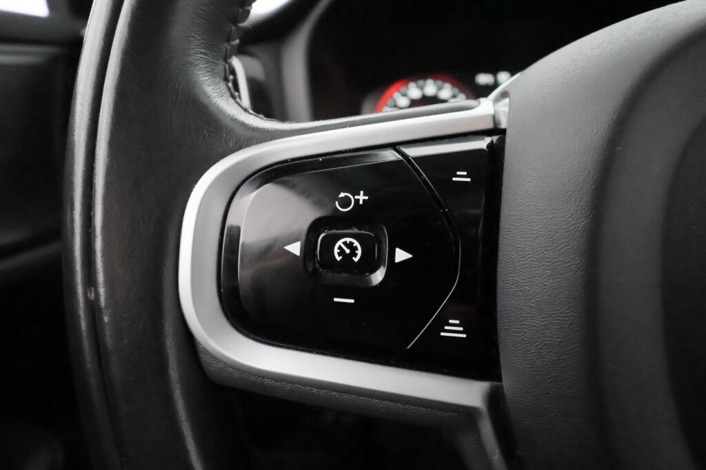 Volvo V60 2021 Harmaa