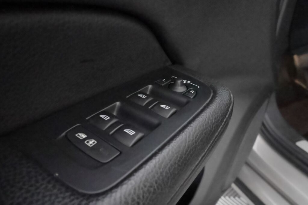 Volvo V60 2021 Harmaa