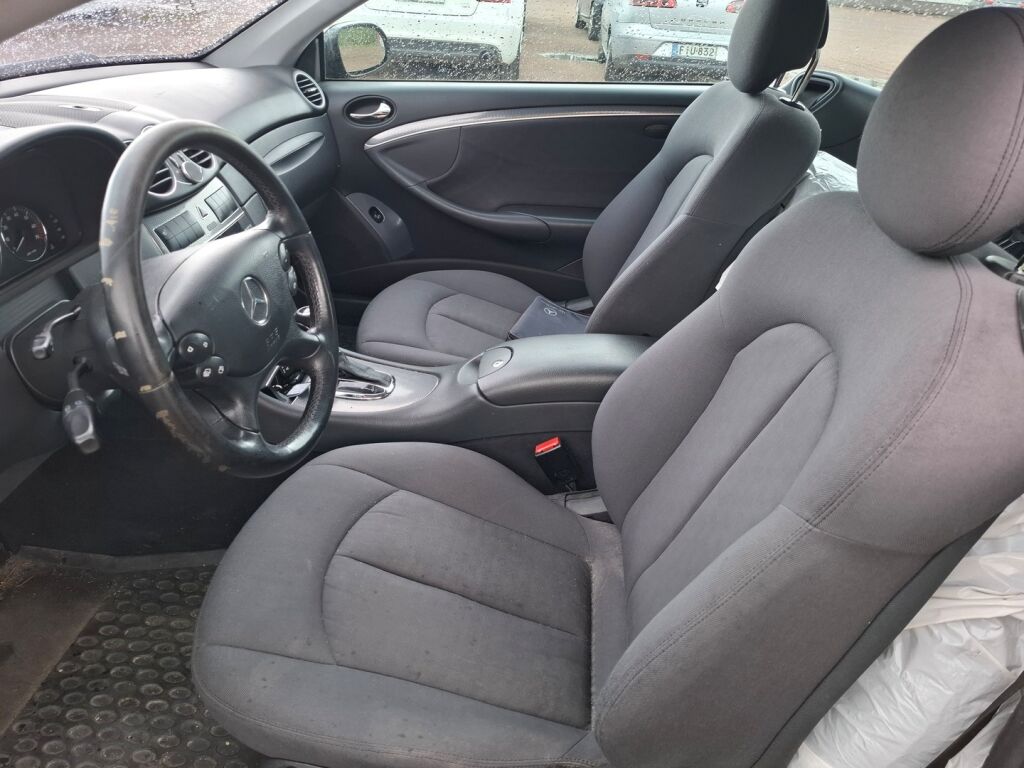 Mercedes-Benz CLK 2005 Musta