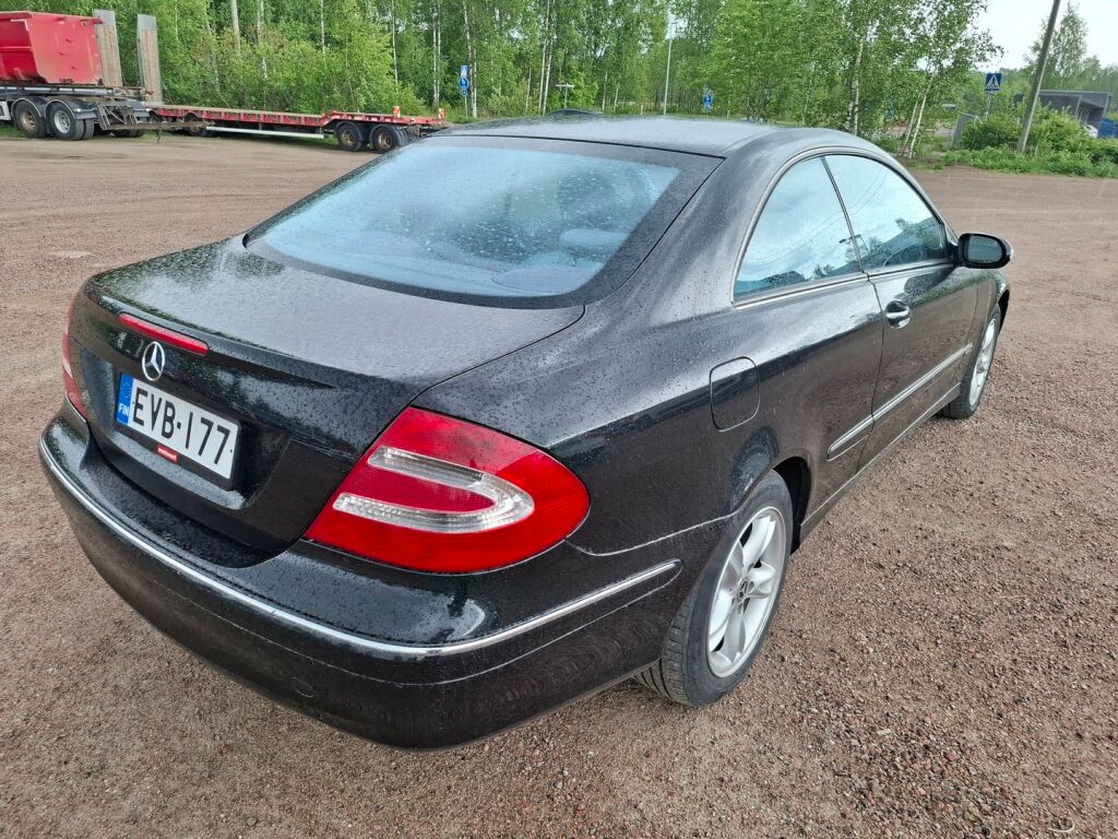 Mercedes-Benz CLK 2005 Musta