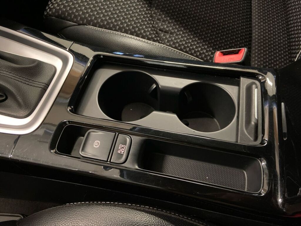 Kia Ceed 2021 Musta