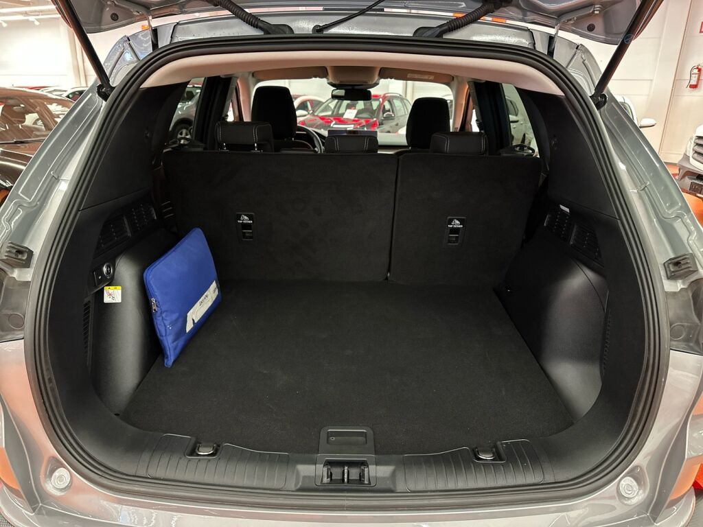 Ford Kuga 2024 Harmaa