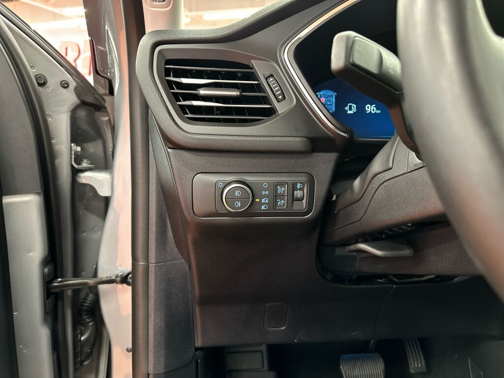 Ford Kuga 2024 Harmaa