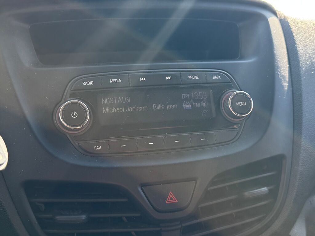 Opel Karl 2017 Valkoinen