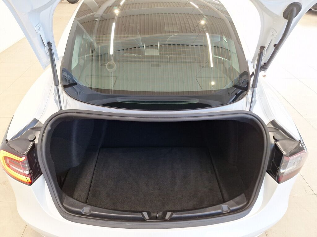 Tesla Model 3 2020 Valkoinen