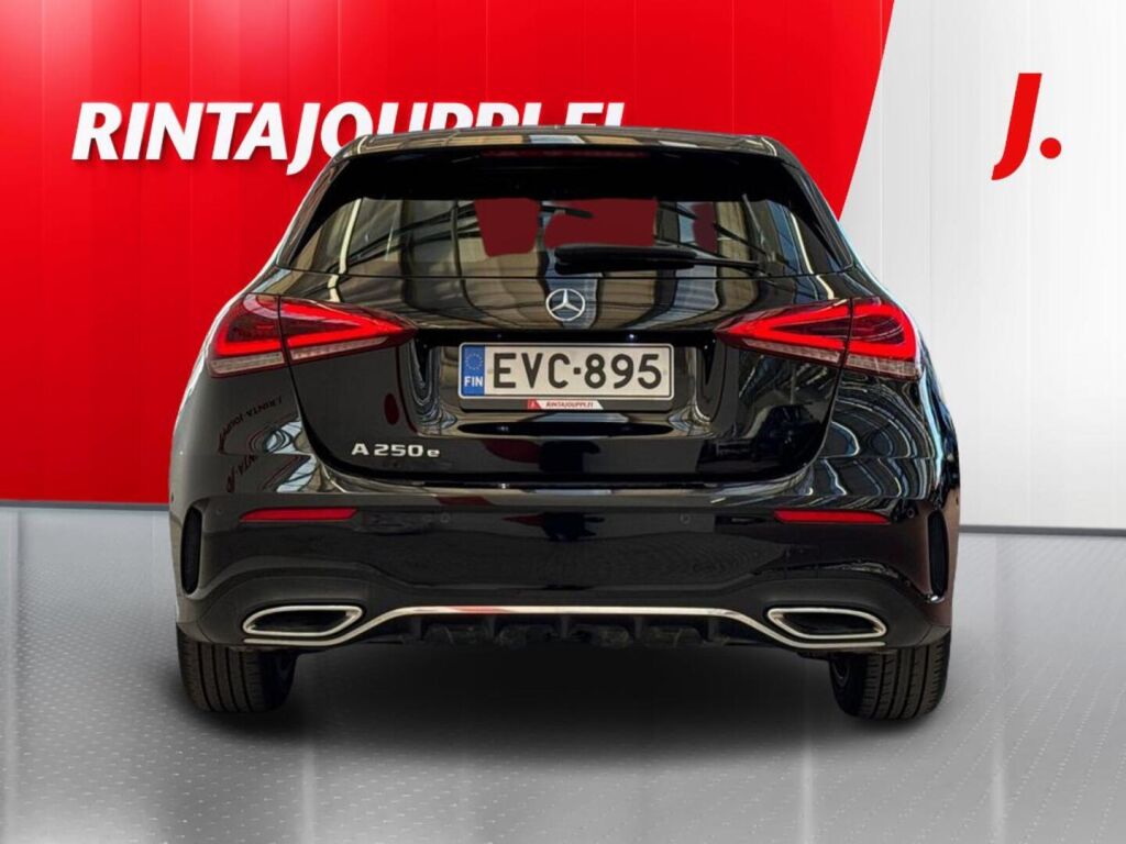 Mercedes-Benz A 250 e A AMG Line 2023, photo 6/26
