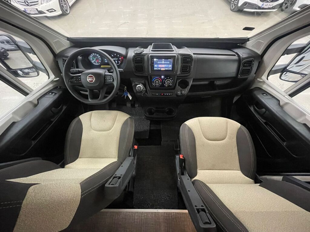 Eura mobil Activa One 690 VB 2024 Valkoinen