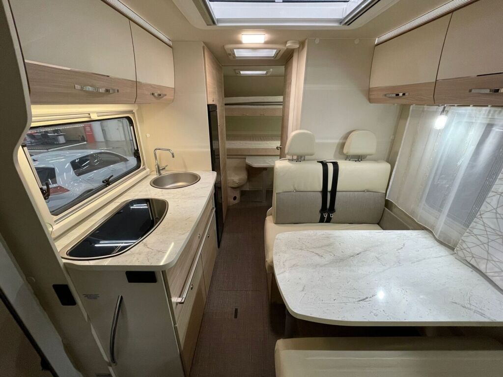 Eura mobil Activa One 690 VB 2024 Valkoinen