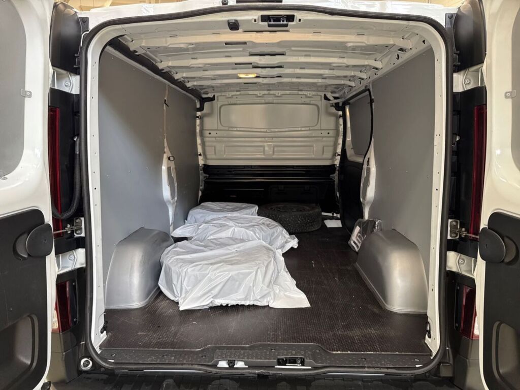 Renault Trafic 2024 Valkoinen