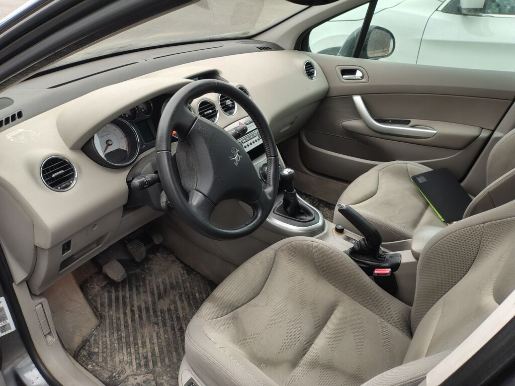 Peugeot 308 2008 Harmaa