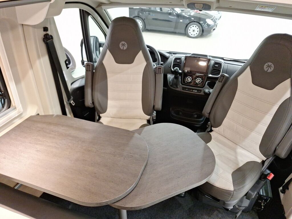 Sunlight Cliff 2024 Harmaa