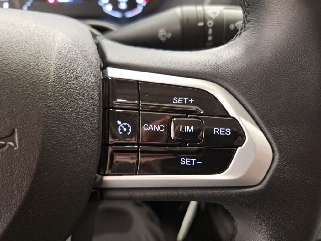 Sunlight Cliff 2024 Harmaa