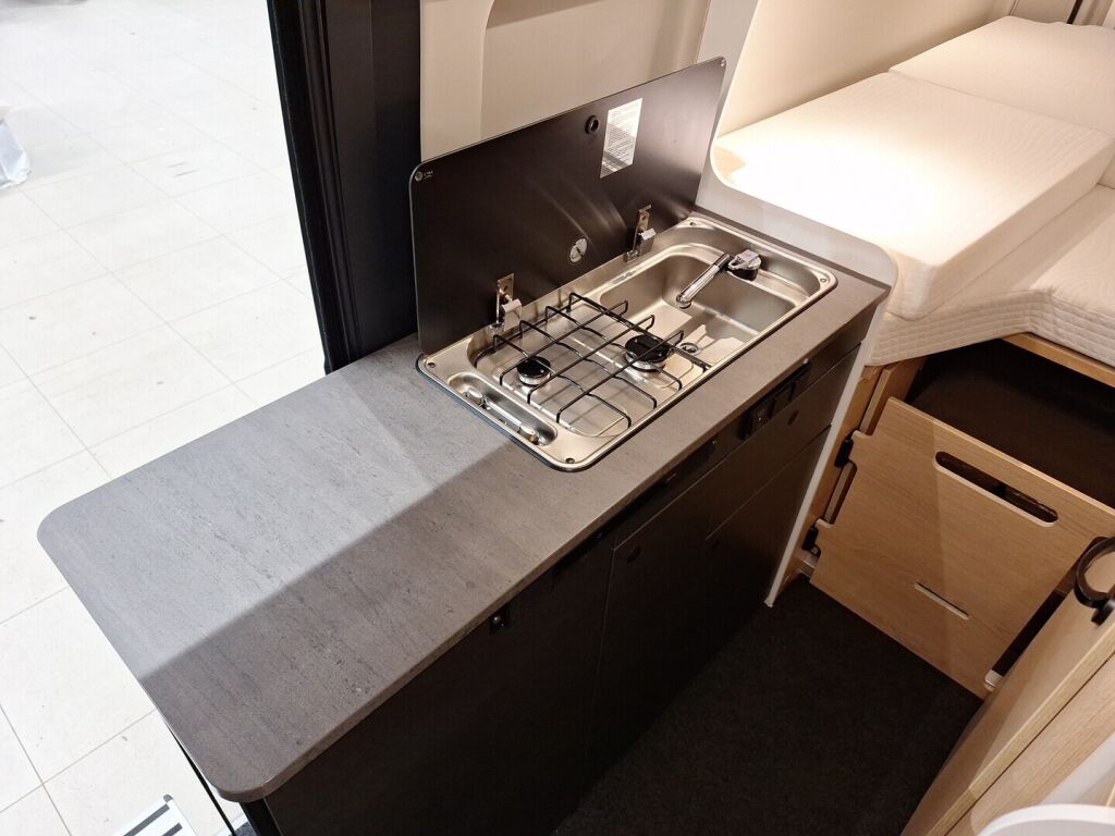 Sunlight Cliff 2024 Harmaa