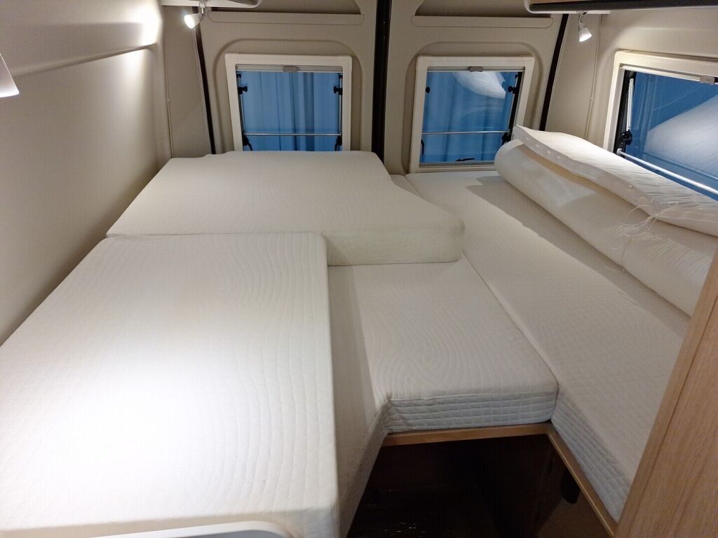 Sunlight Cliff 2024 Harmaa