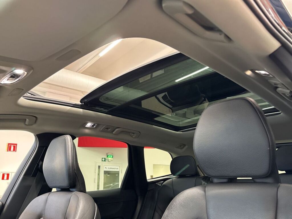 Volvo XC60 2020 Musta