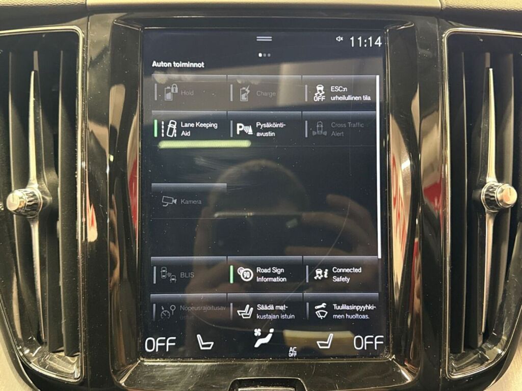Volvo XC60 2020 Musta