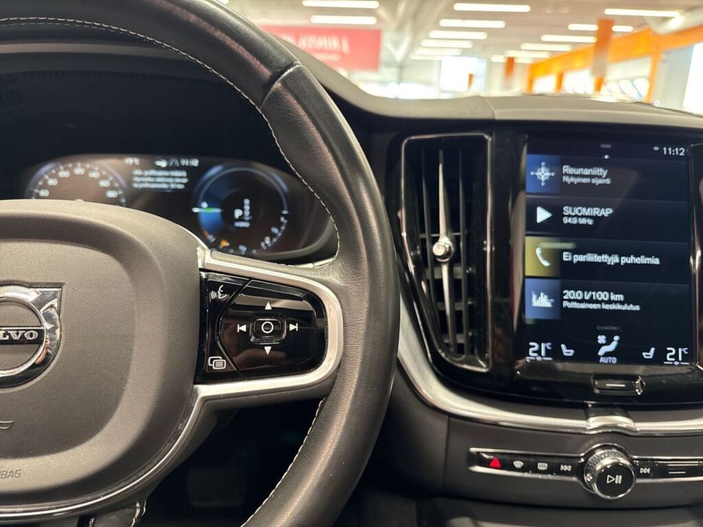 Volvo XC60 2020 Musta