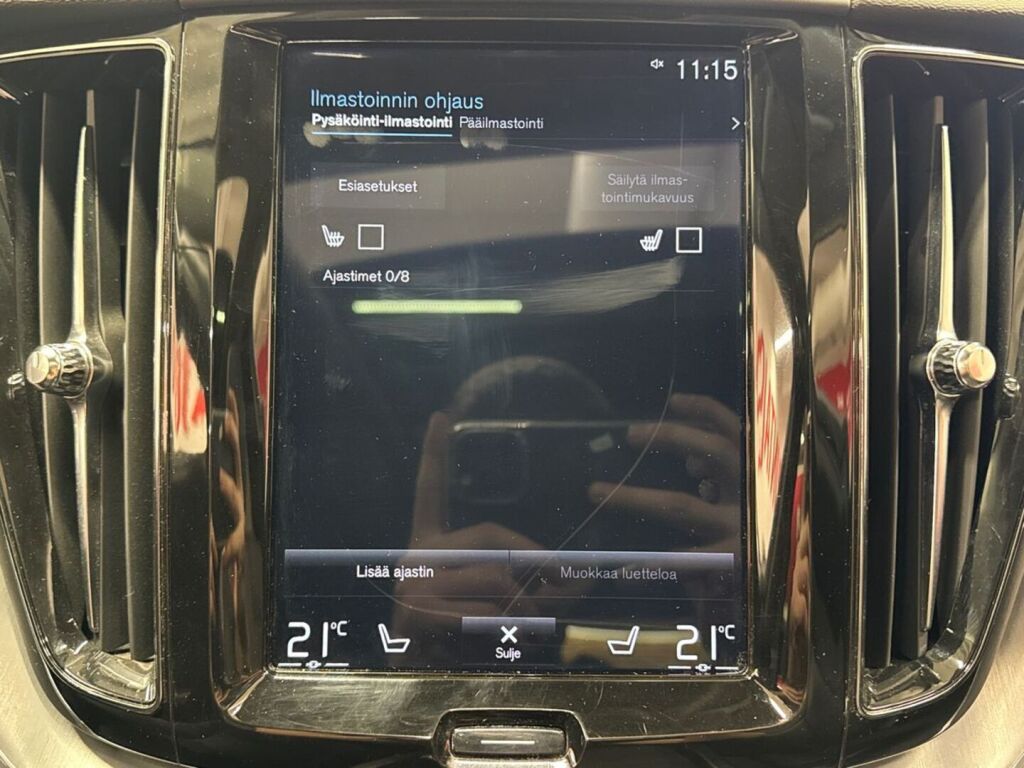 Volvo XC60 2020 Musta