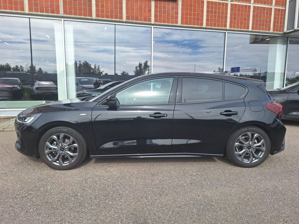 Ford Focus 2024 Musta