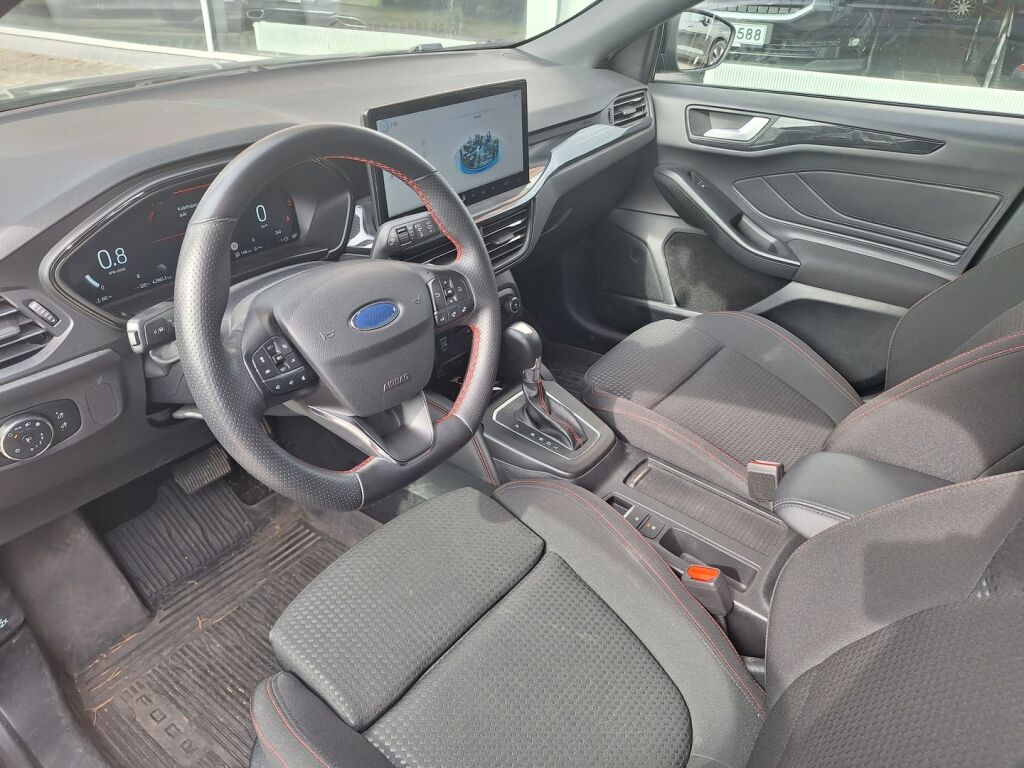 Ford Focus 2024 Musta
