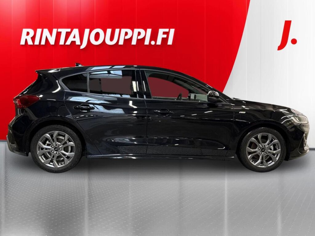 Ford Focus 2024 Musta