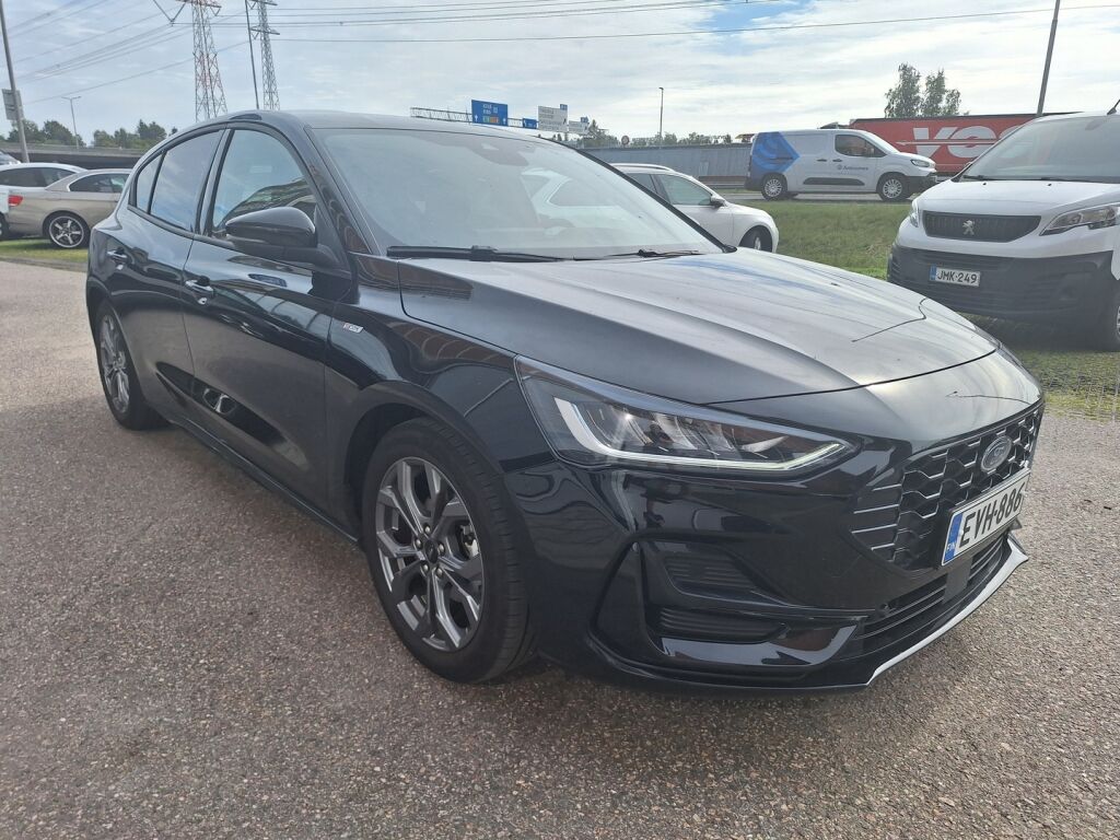 Ford Focus 2024 Musta