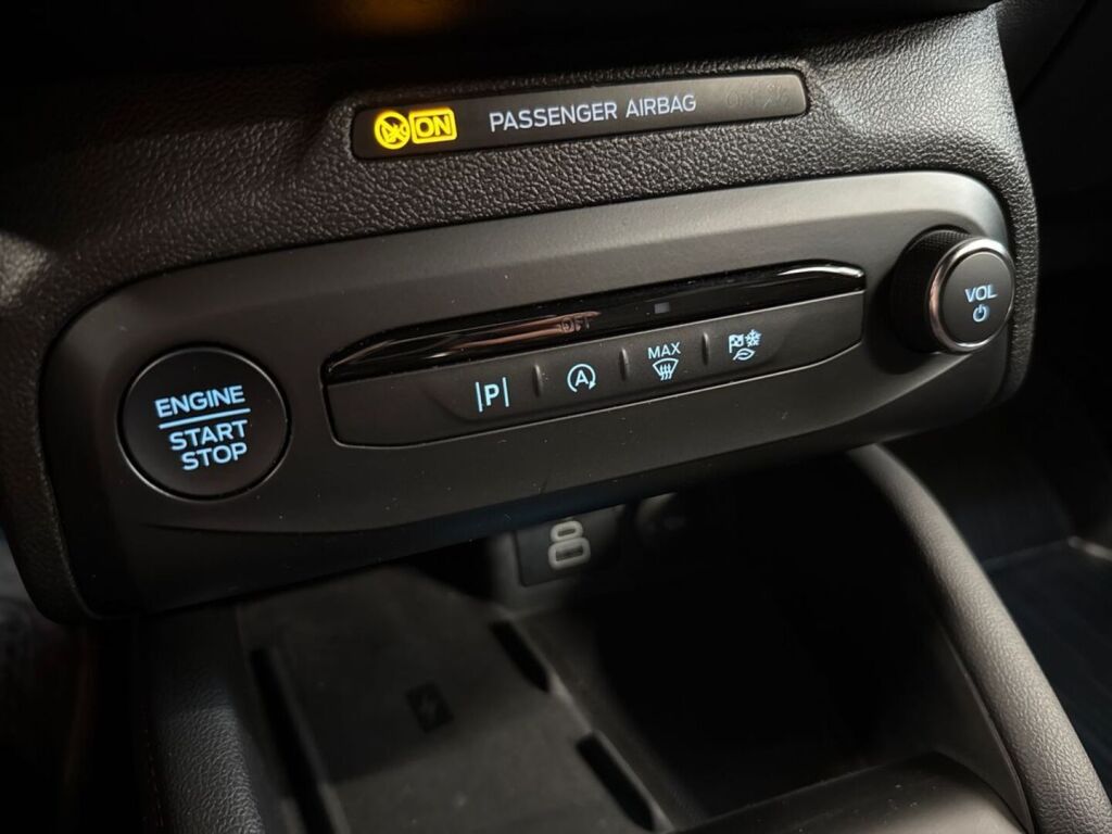 Ford Focus 2024 Musta