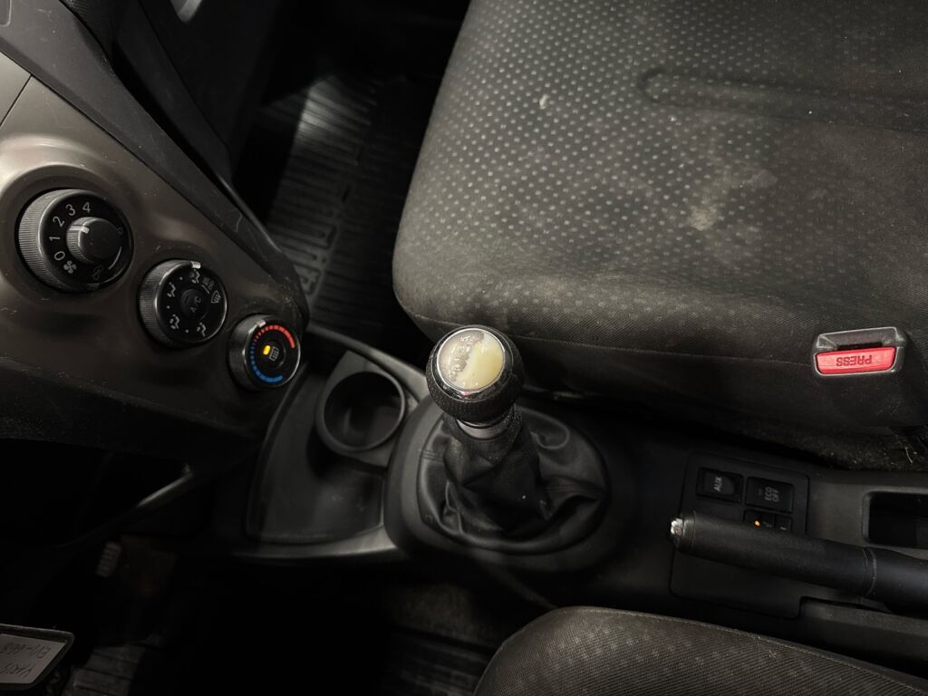 Toyota Yaris 2011 Hopea