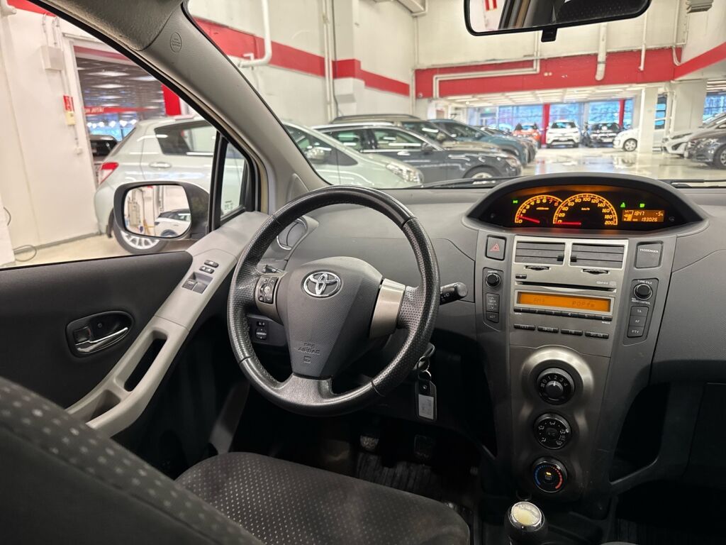 Toyota Yaris 2011 Hopea