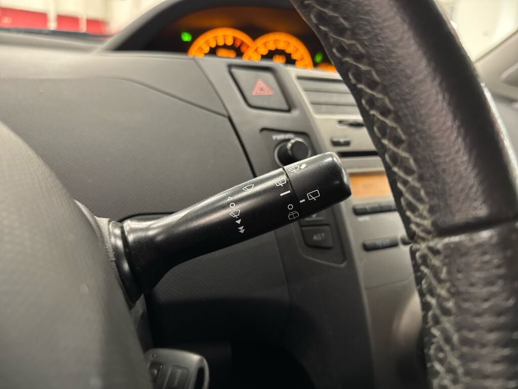 Toyota Yaris 2011 Hopea