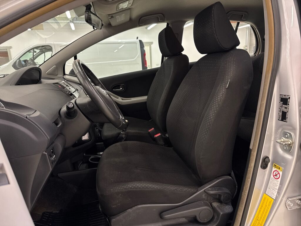 Toyota Yaris 2011 Hopea