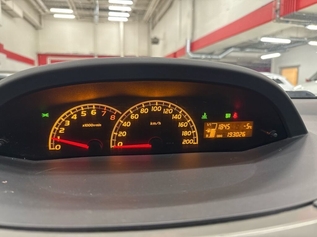 Toyota Yaris 2011 Hopea