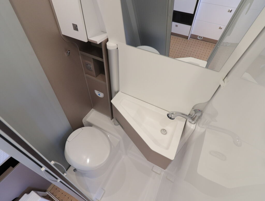 Bürstner Eliseo 600 2024 Valkoinen