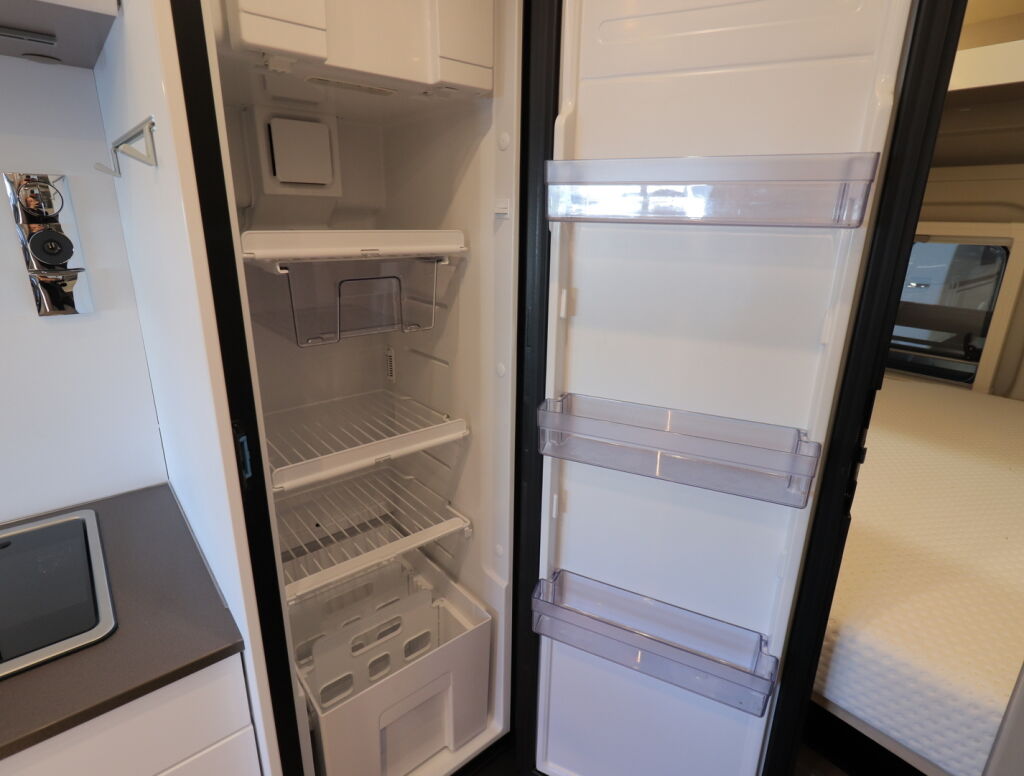 Bürstner Eliseo 600 2024 Valkoinen