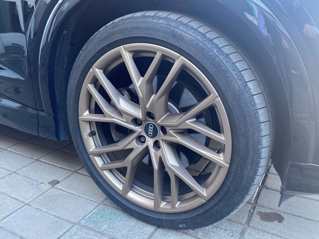 Audi Q4 E-TRON 2021 Musta