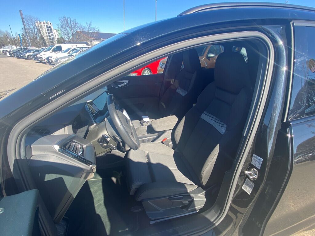 Audi Q4 E-TRON 2021 Musta