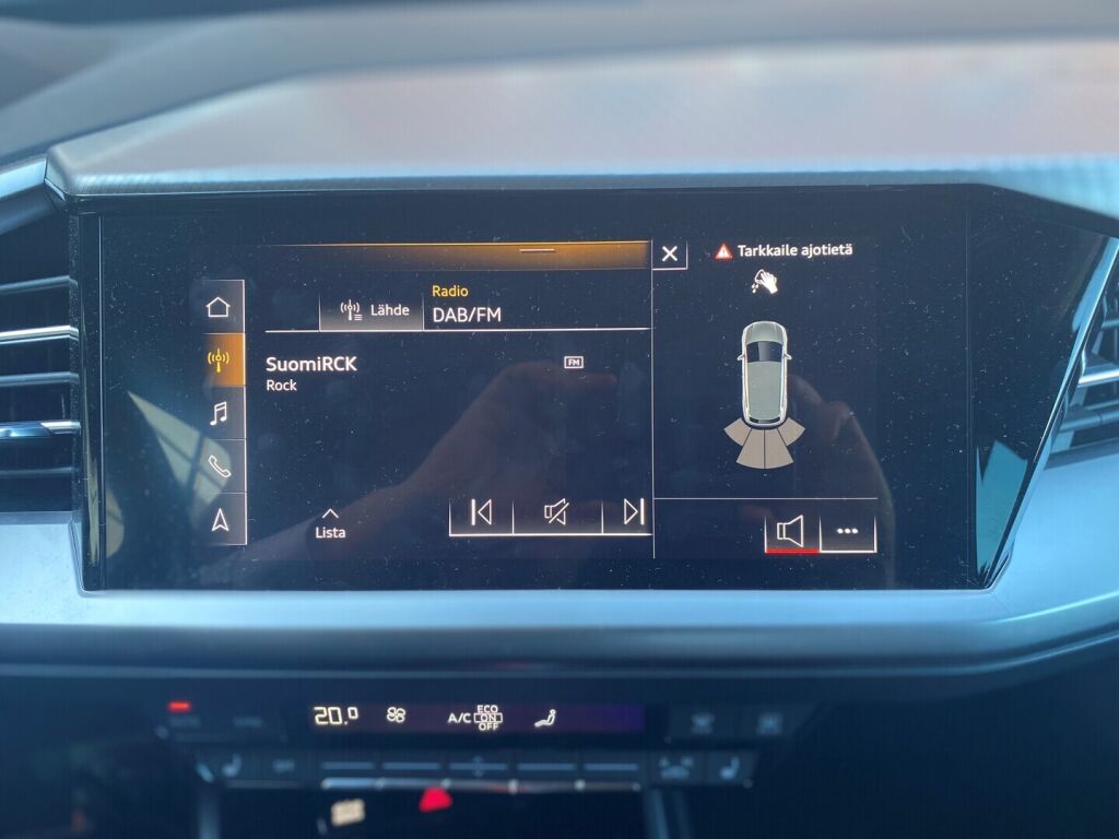 Audi Q4 E-TRON 2021 Musta