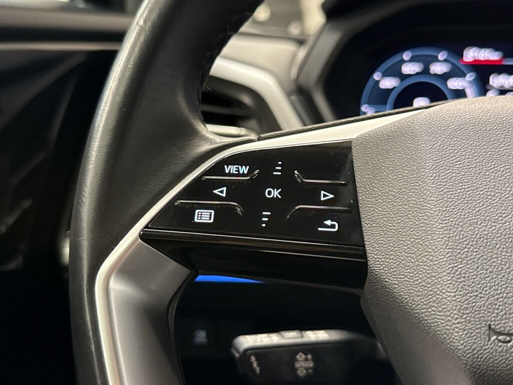 Audi Q4 e-tron 2022 Musta