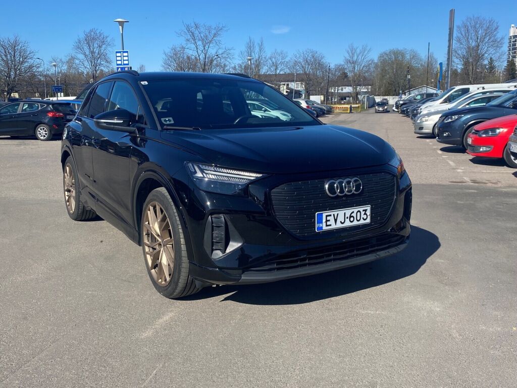 Audi Q4 E-TRON 2021 Musta