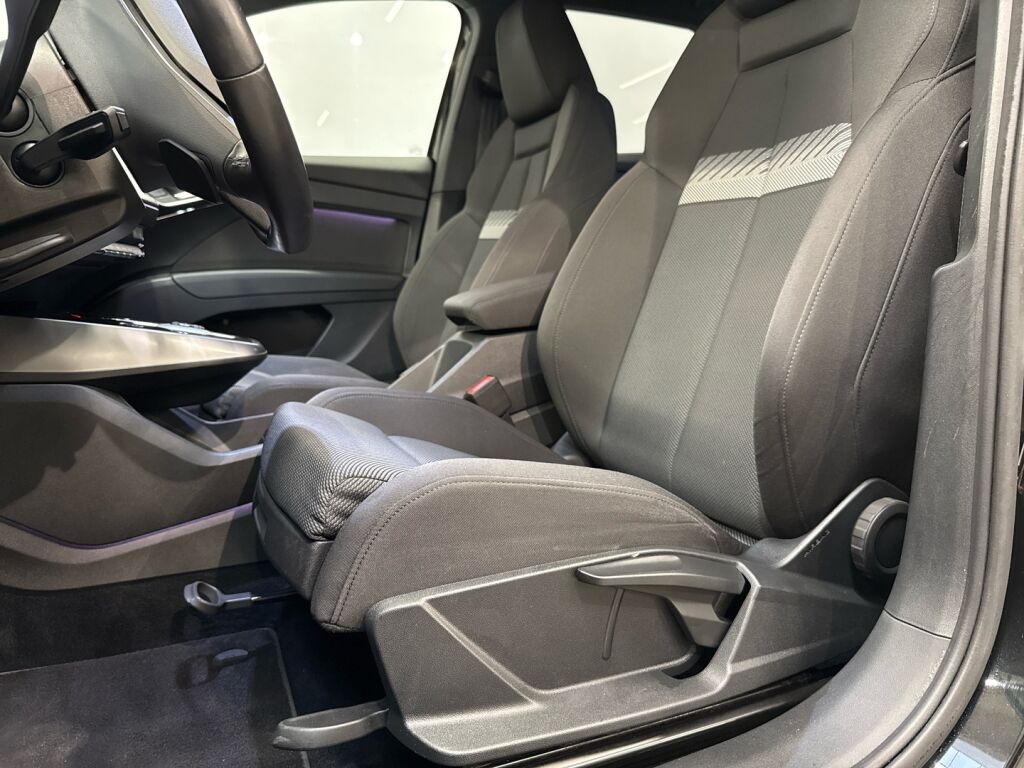 Audi Q4 e-tron 2022 Musta