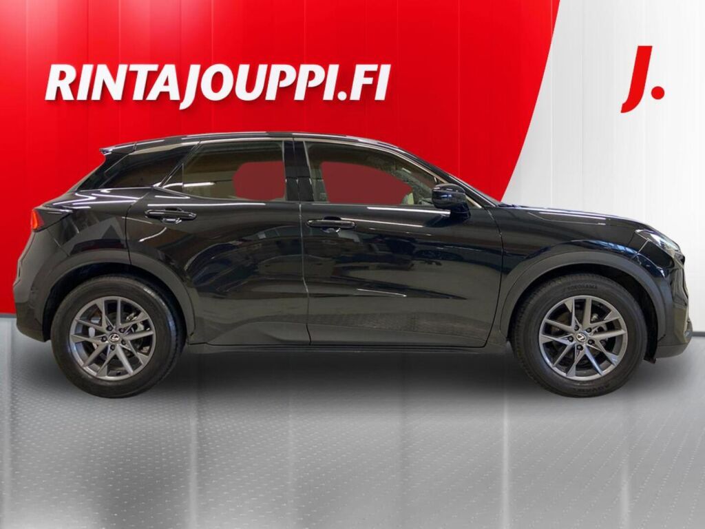 Lexus LBX 2025 Musta