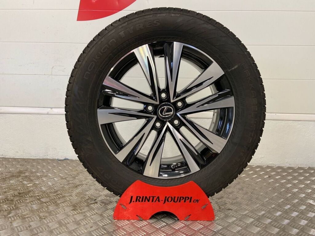 Lexus LBX 2025 Musta