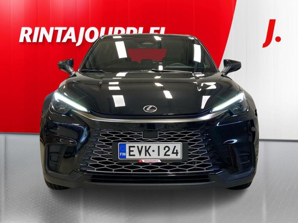 Lexus LBX 2025 Musta