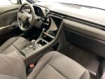 Lexus LBX 2025 Musta