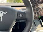 Tesla Model Y 2025 Musta